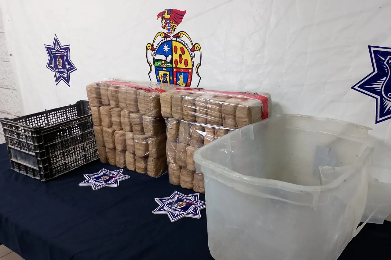 Juárez: Aseguran 50 libras de droga y vehículo con reporte de robo
