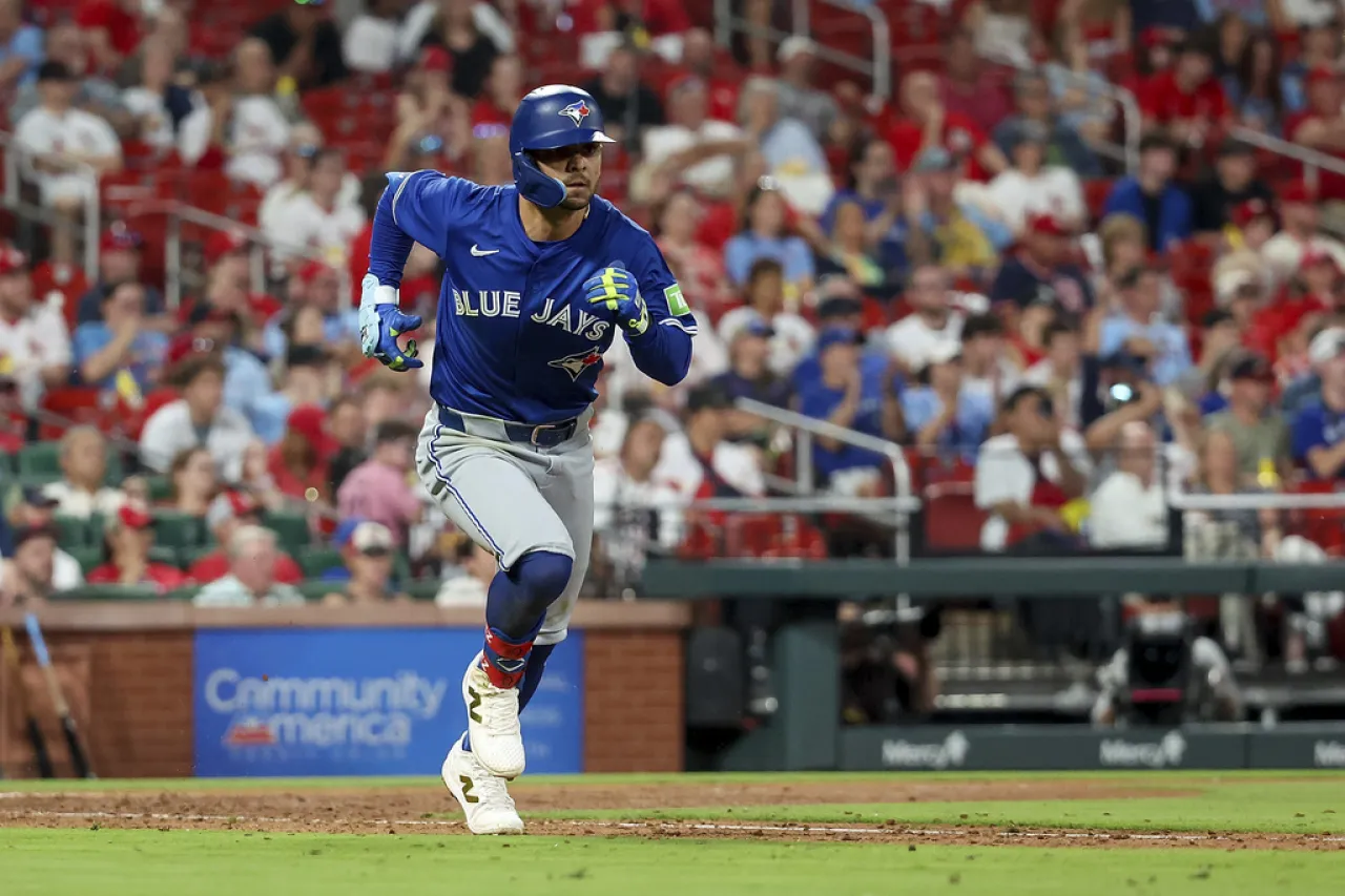 Azulejos superan a Cardenales