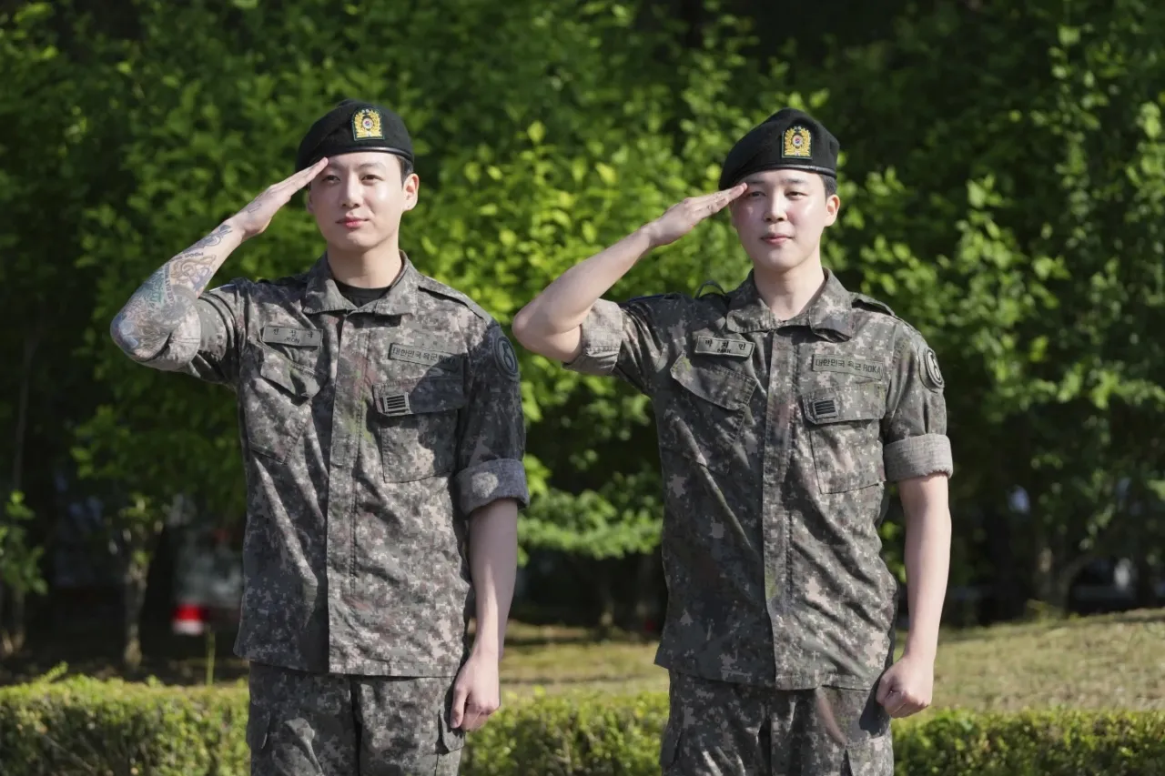 Jungkook y Jimin de BTS concluyen su servicio militar