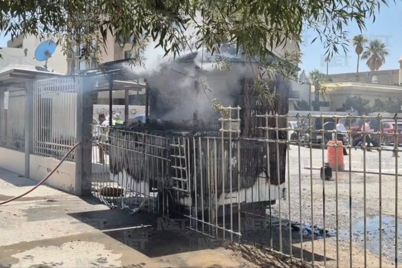 Incendio en puesto de comida por fuga de gas; no hay lesionados