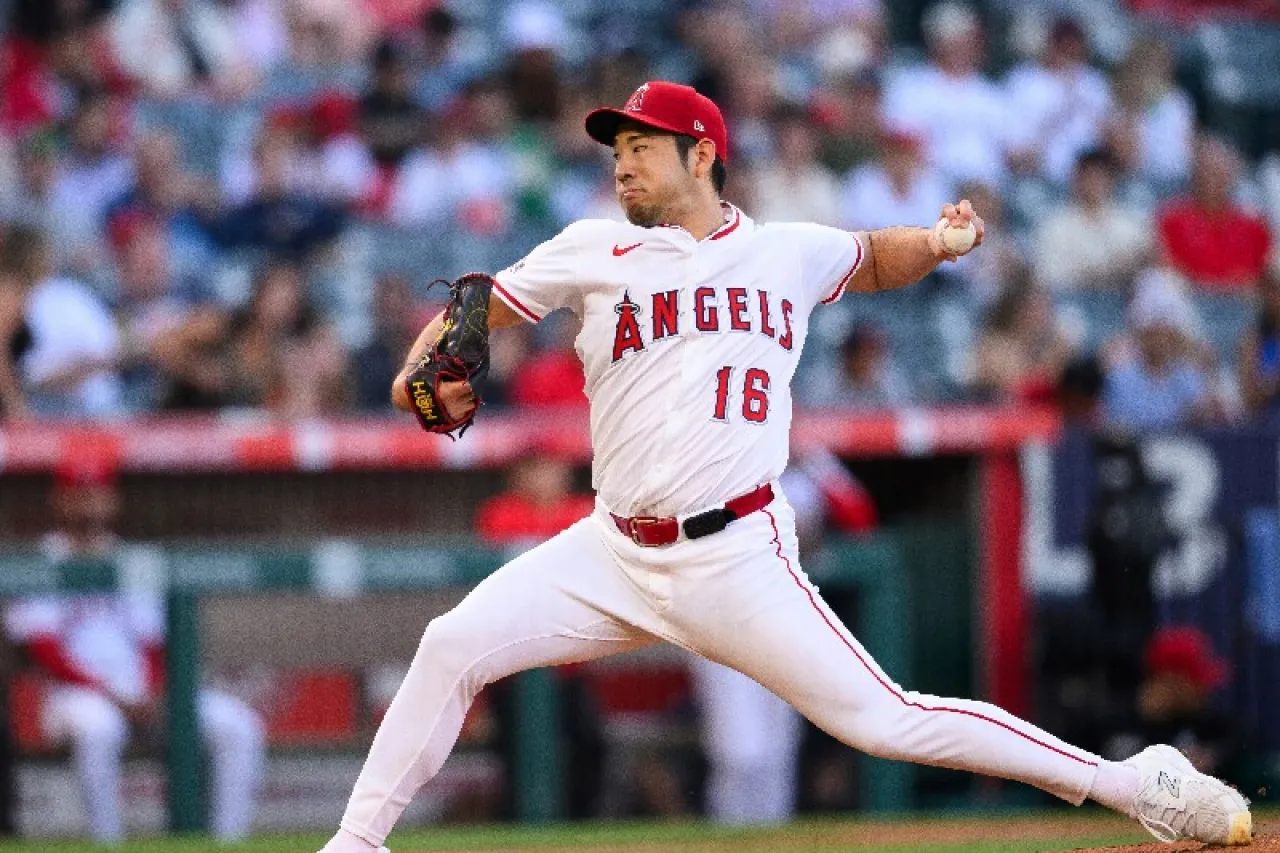 Yusei Kikuchi lanza 8 entradas, Angels le gana a A's