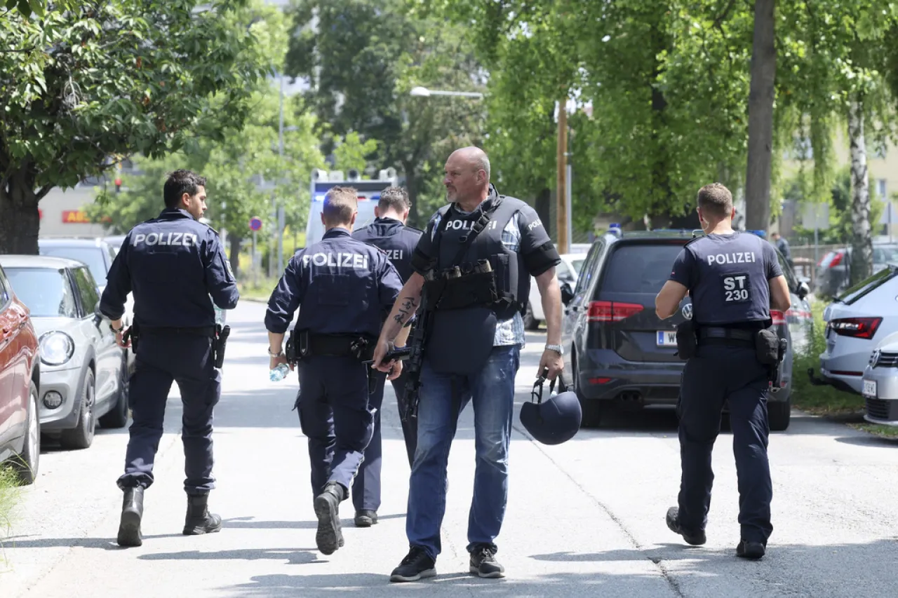 Tiroteo en escuela de Austria deja 9 personas muertas