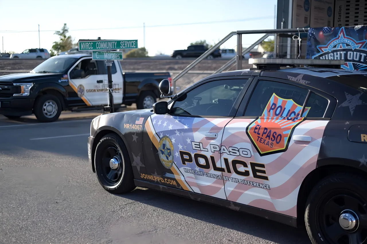 Cierran carriles de la US-54 South tras accidente con peatón