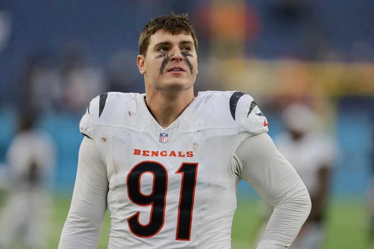 Hendrickson se ausenta del minicampamento de Bengals en busca de nuevo contrato