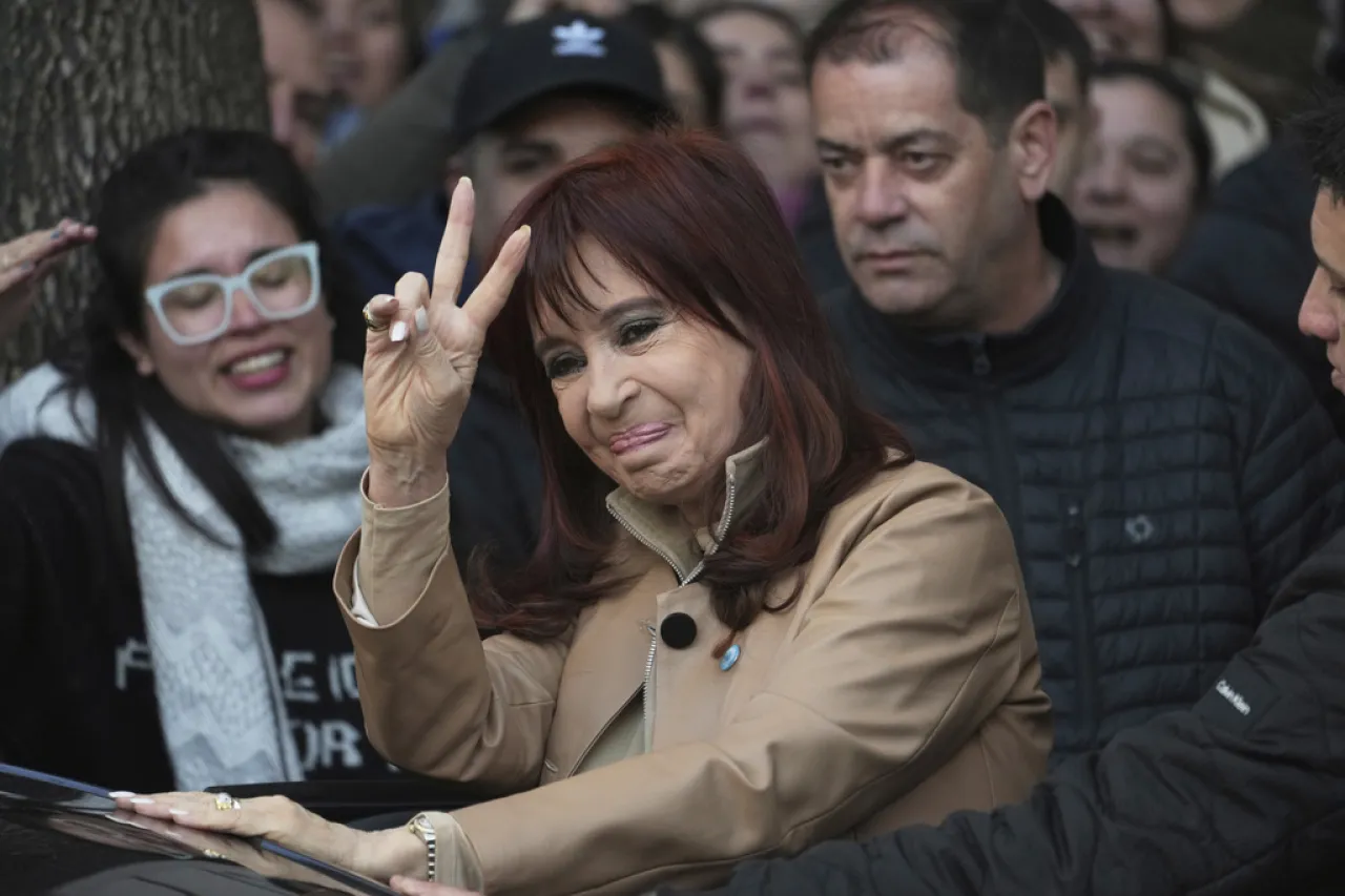 Arremete Cristina Fernández contra jueces que ratificaron su condena