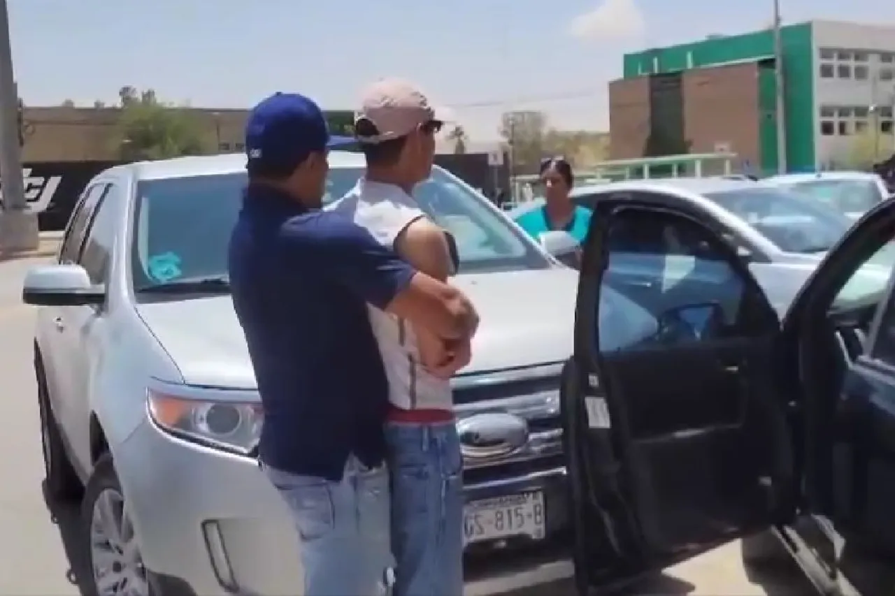 Video: Alumnos de la UTCJ y ciudadanos evitan rapto de joven por su exnovio