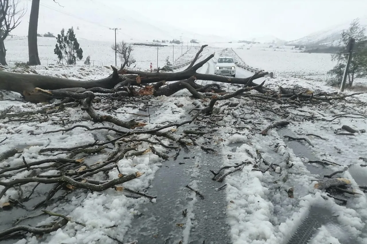 Sube a 49 los muertos por inundaciones y nieve en Sudáfrica