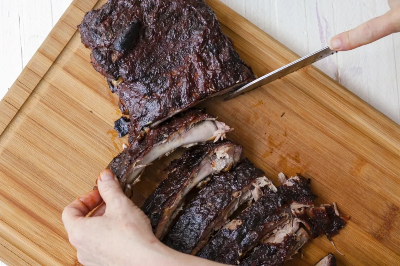 Esta receta de costillas con sabor cajún es ideal para el Día del Padre