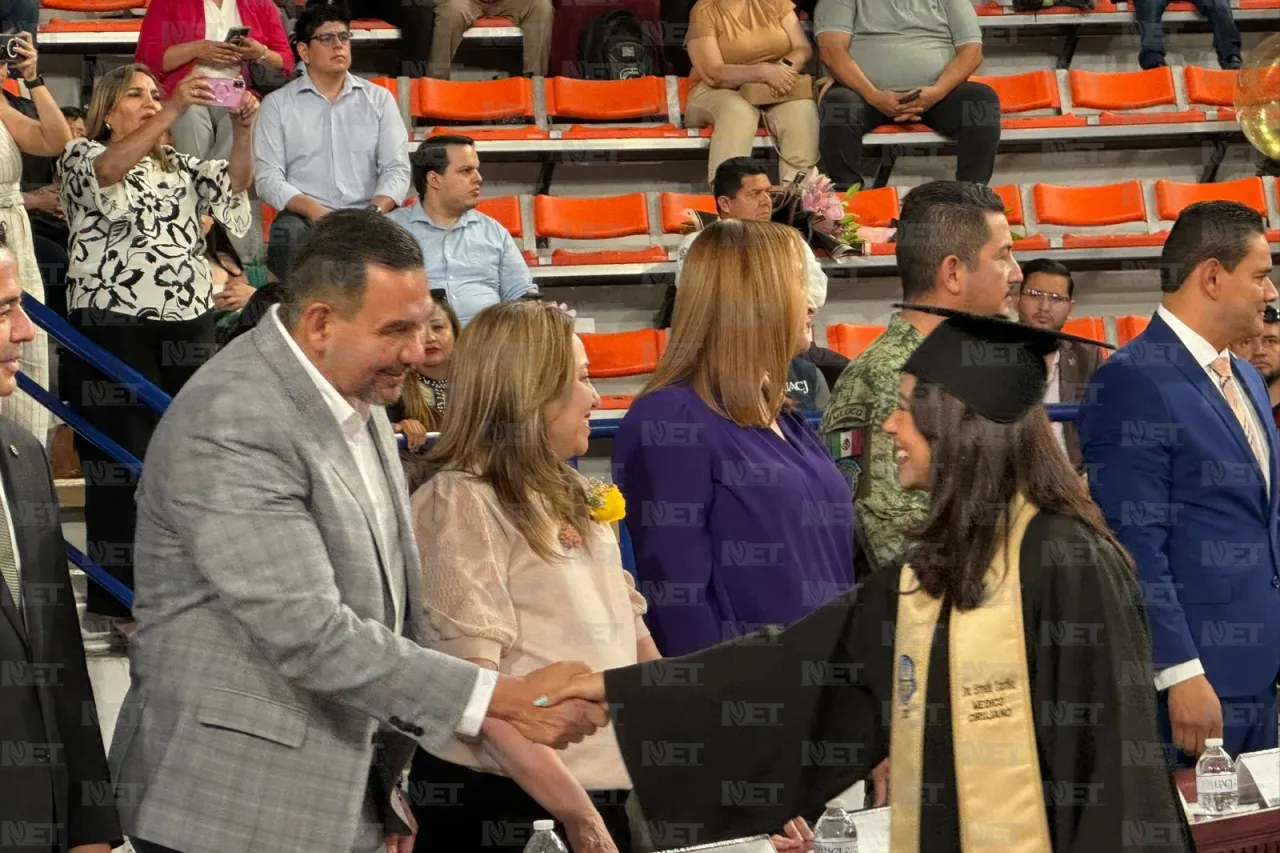 Se gradúan 195 alumnos de Ciencias Biomédicas  de la UACJ