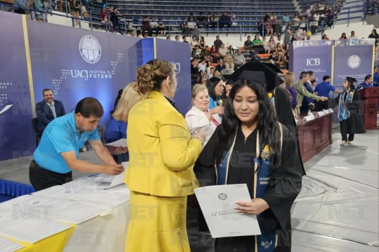 Se gradúan 195 alumnos de Ciencias Biomédicas  de la UACJ