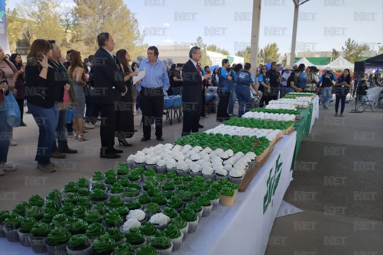 Celebra UTCJ su 26 aniversario con alumnos del turno vespertino