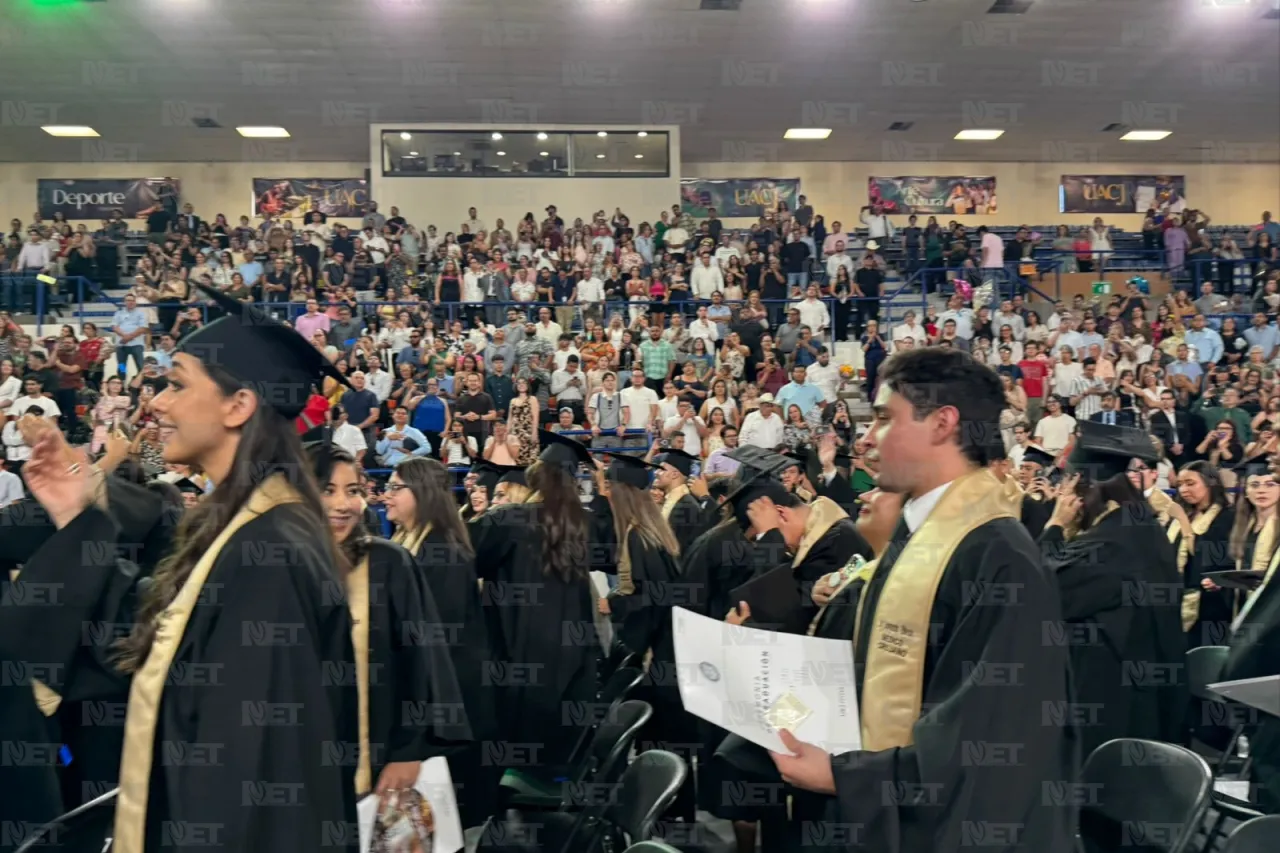 Se gradúan 195 alumnos de Ciencias Biomédicas  de la UACJ