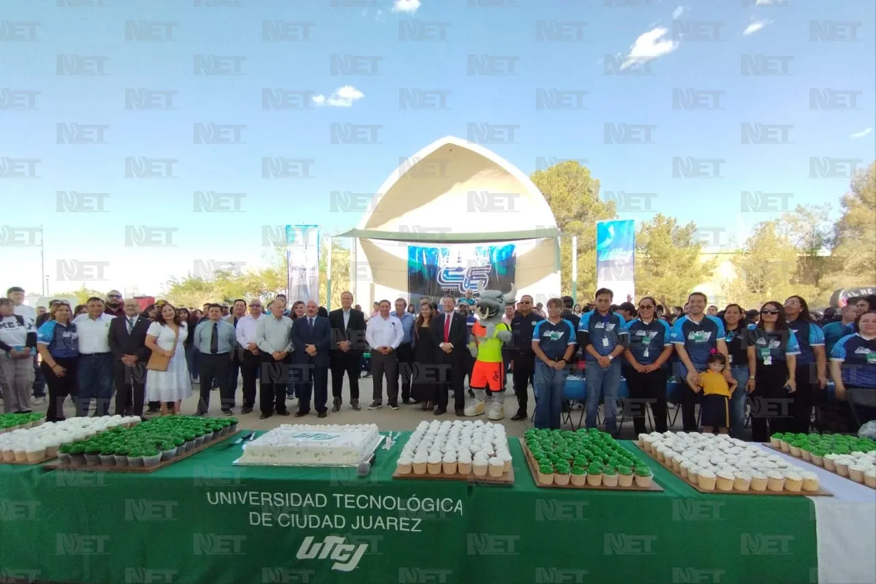 Celebra UTCJ su 26 aniversario con alumnos del turno vespertino
