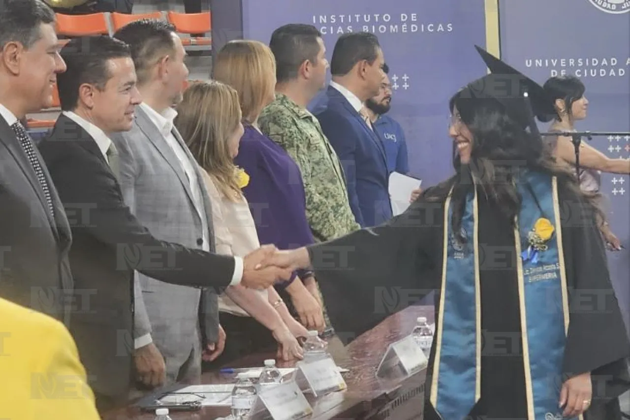 Se gradúan 195 alumnos de Ciencias Biomédicas  de la UACJ