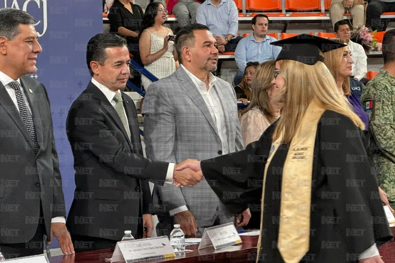 Se gradúan 195 alumnos de Ciencias Biomédicas  de la UACJ