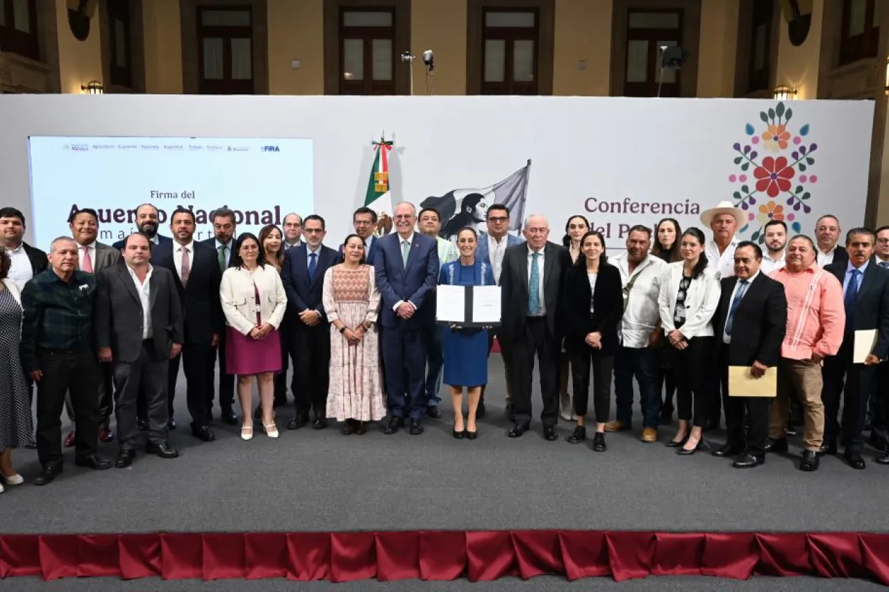 Pactan Sheinbaum y productores estabilizar el precio de la tortilla