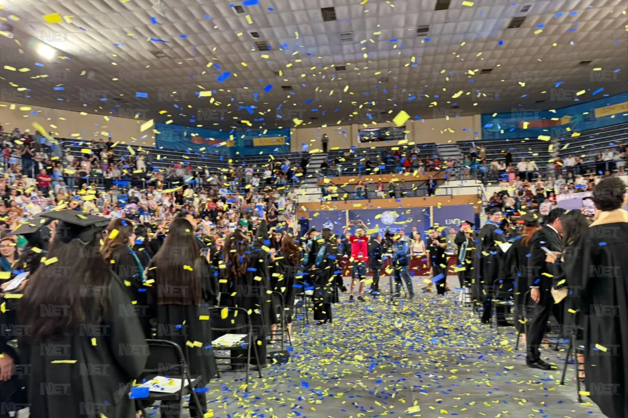 Se gradúan 195 alumnos de Ciencias Biomédicas  de la UACJ