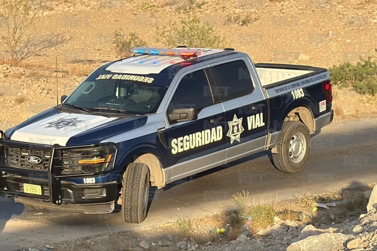Camioneta vuelca por falla mecánica en el Camino Real