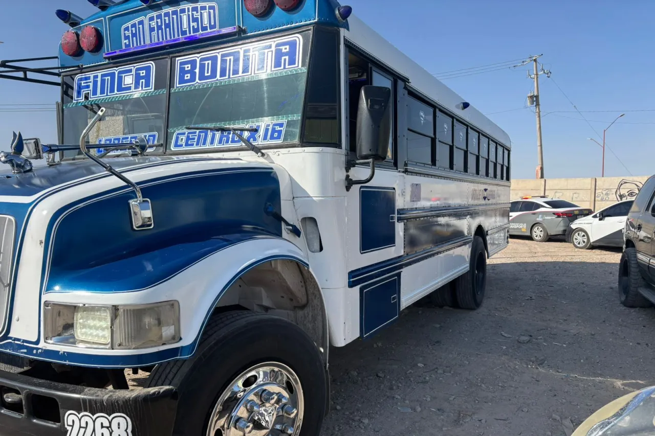 Multan y mandan al corralón a 49 ruteras en Juárez por incumplir ley