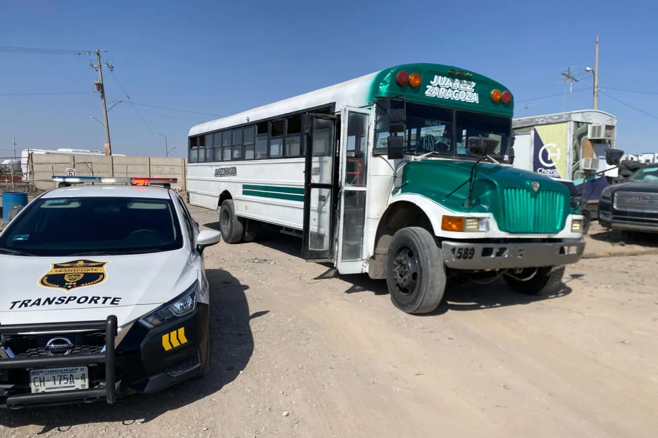Multan y mandan al corralón a 49 ruteras en Juárez por incumplir ley