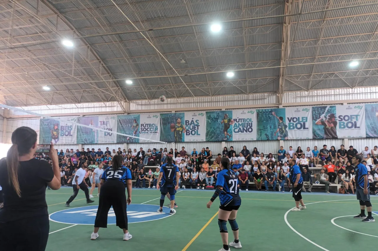 Gana All Stars final de voleibol en la UTCJ