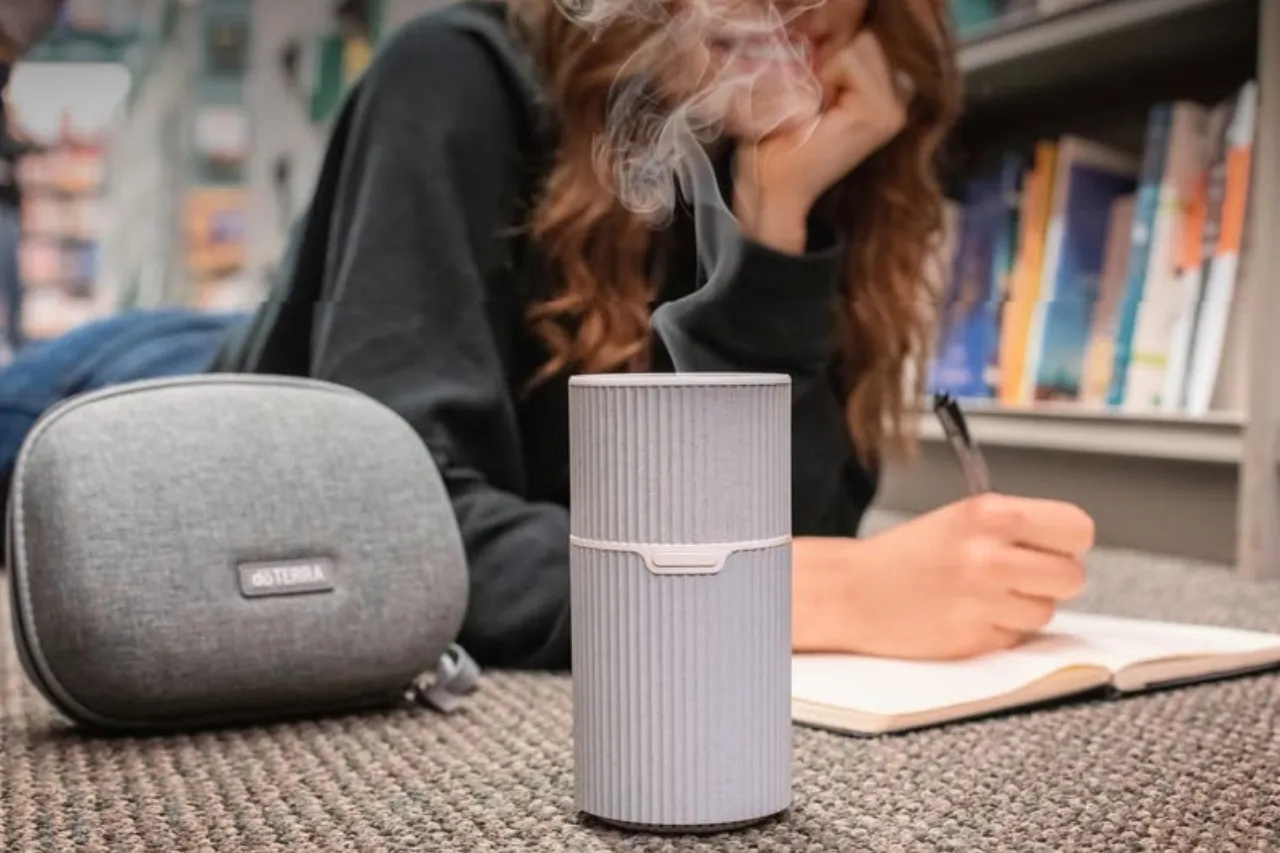 El poder el aroma: Mejora el ambiente de tu oficina con un difusor