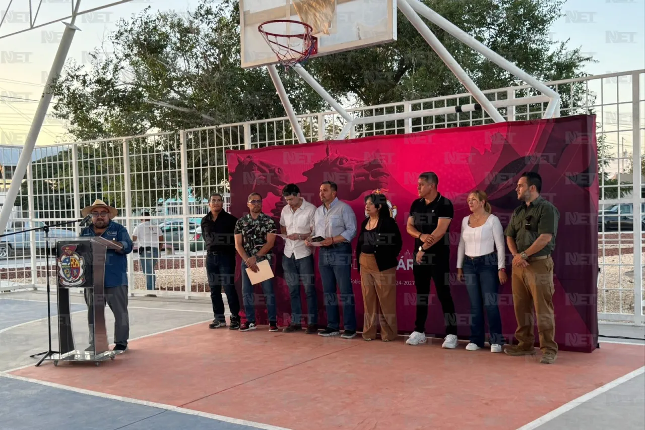 Entrega alcalde domo en parque 'El Gusanito' en Riberas