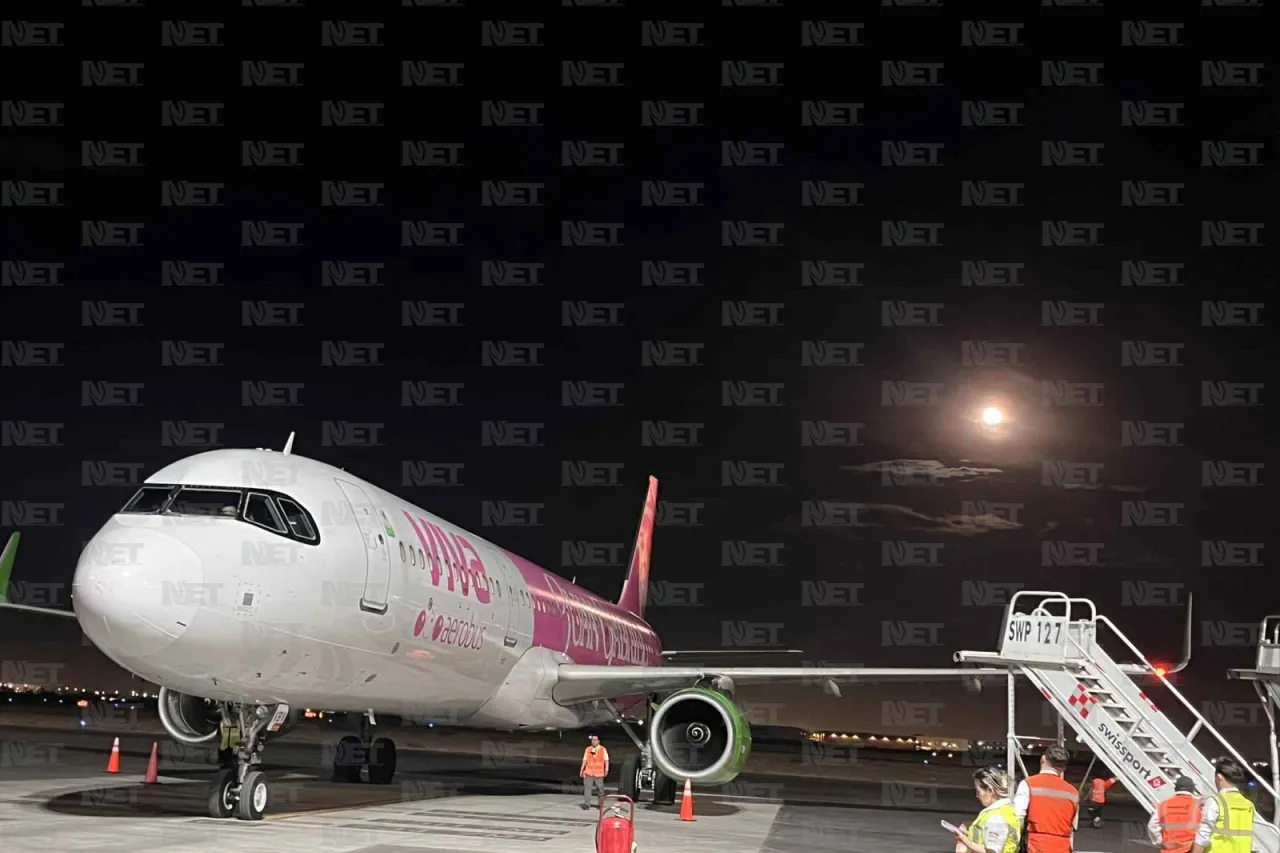 Avión 'Juan Gabriel' sobrevuela Ciudad Juárez