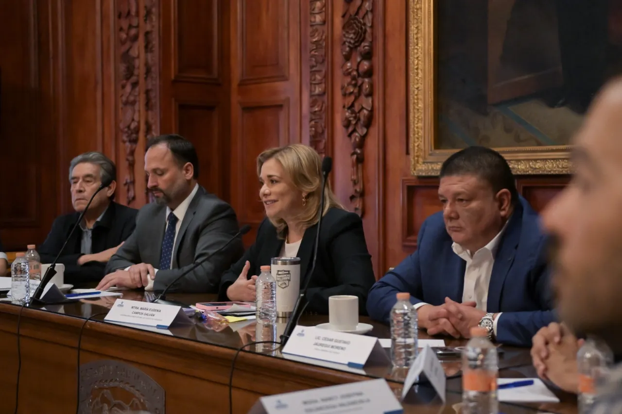 Recibe Maru a magistrados electos en Palacio de Gobierno