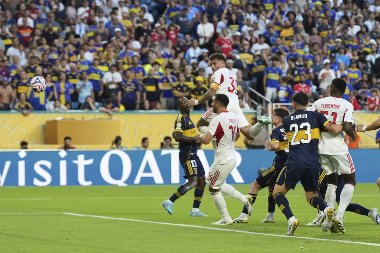 Benfica salva empate en el Mundial de Clubes