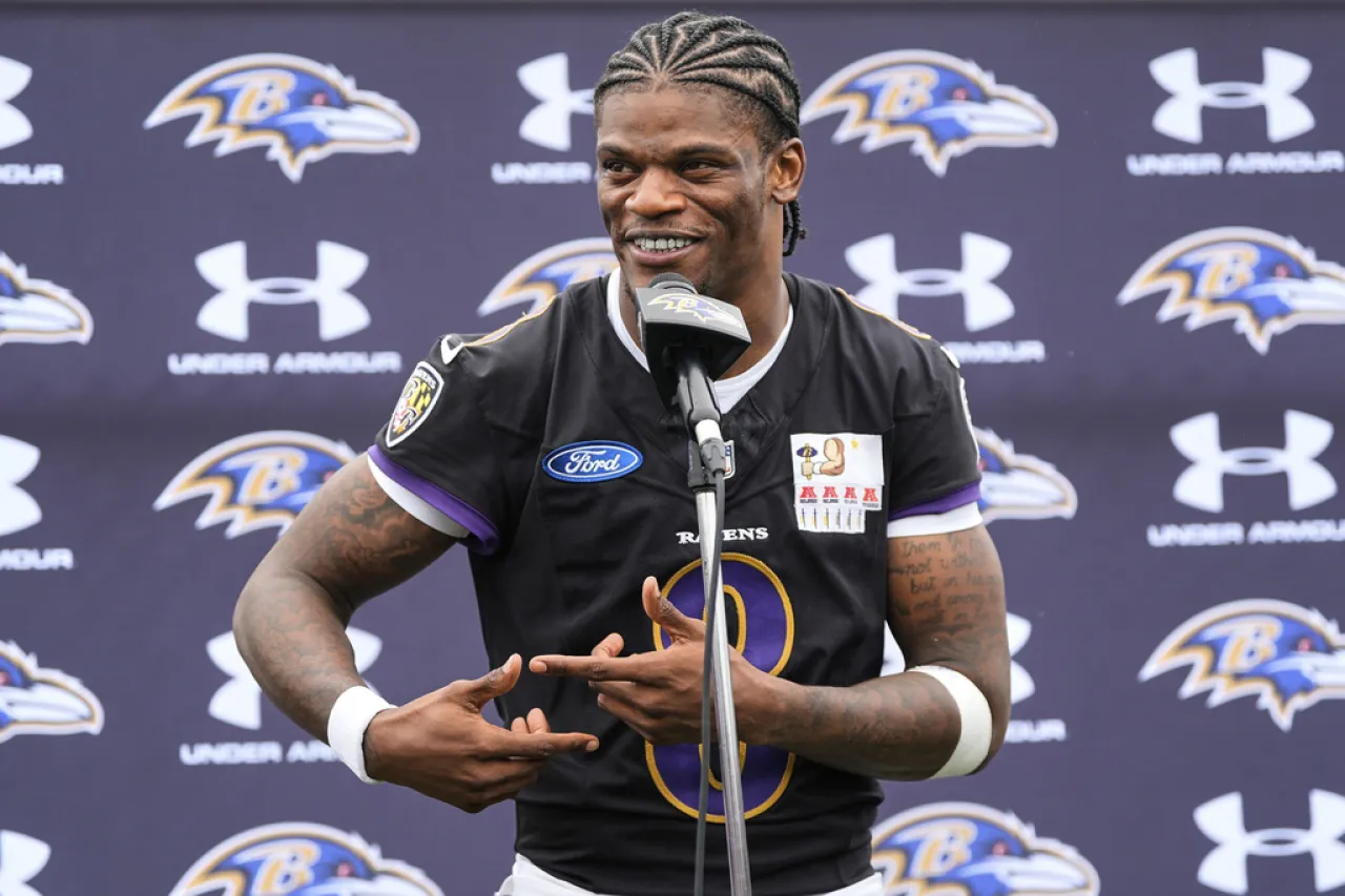 Defiende Lamar Jackson a Mark Andrews tras críticas por los playoffs