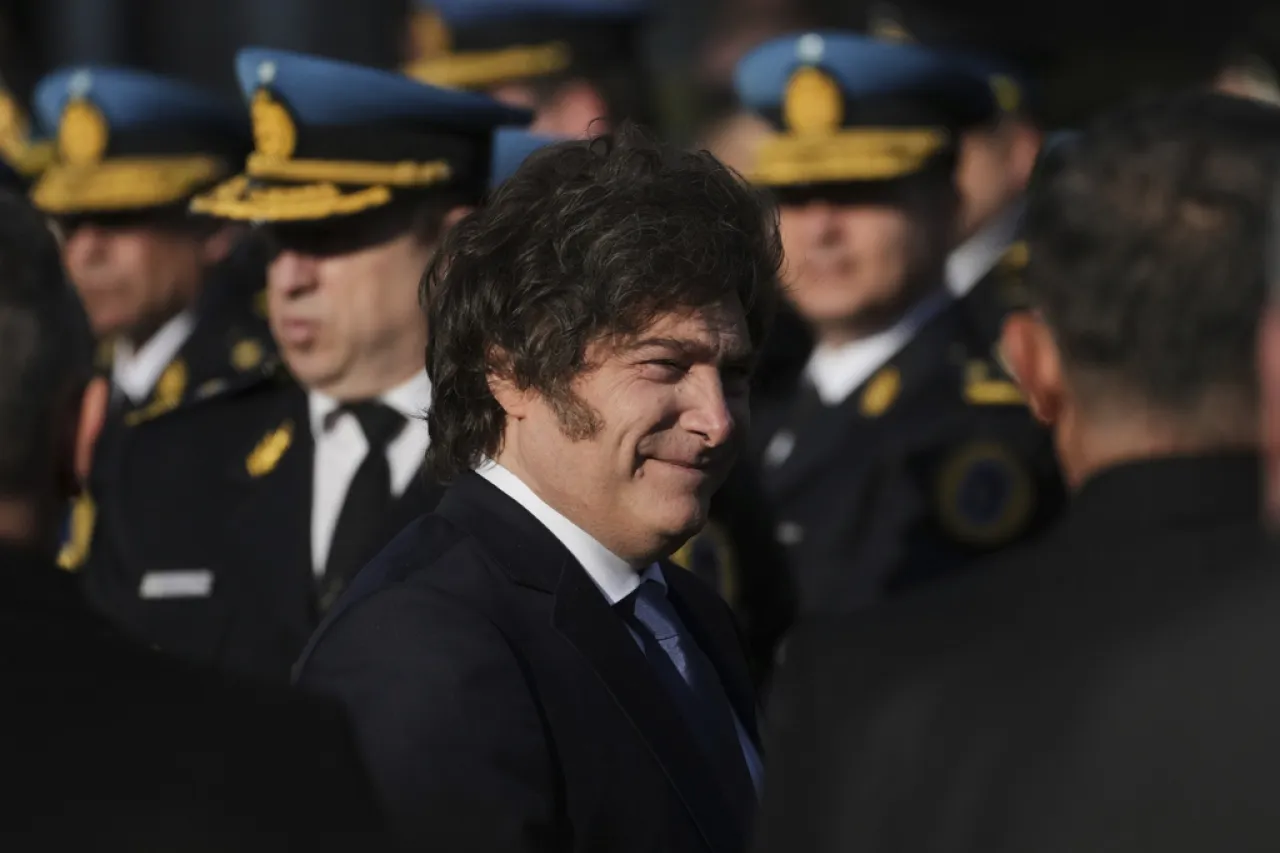Milei reforma policía federal inspirado en FBI