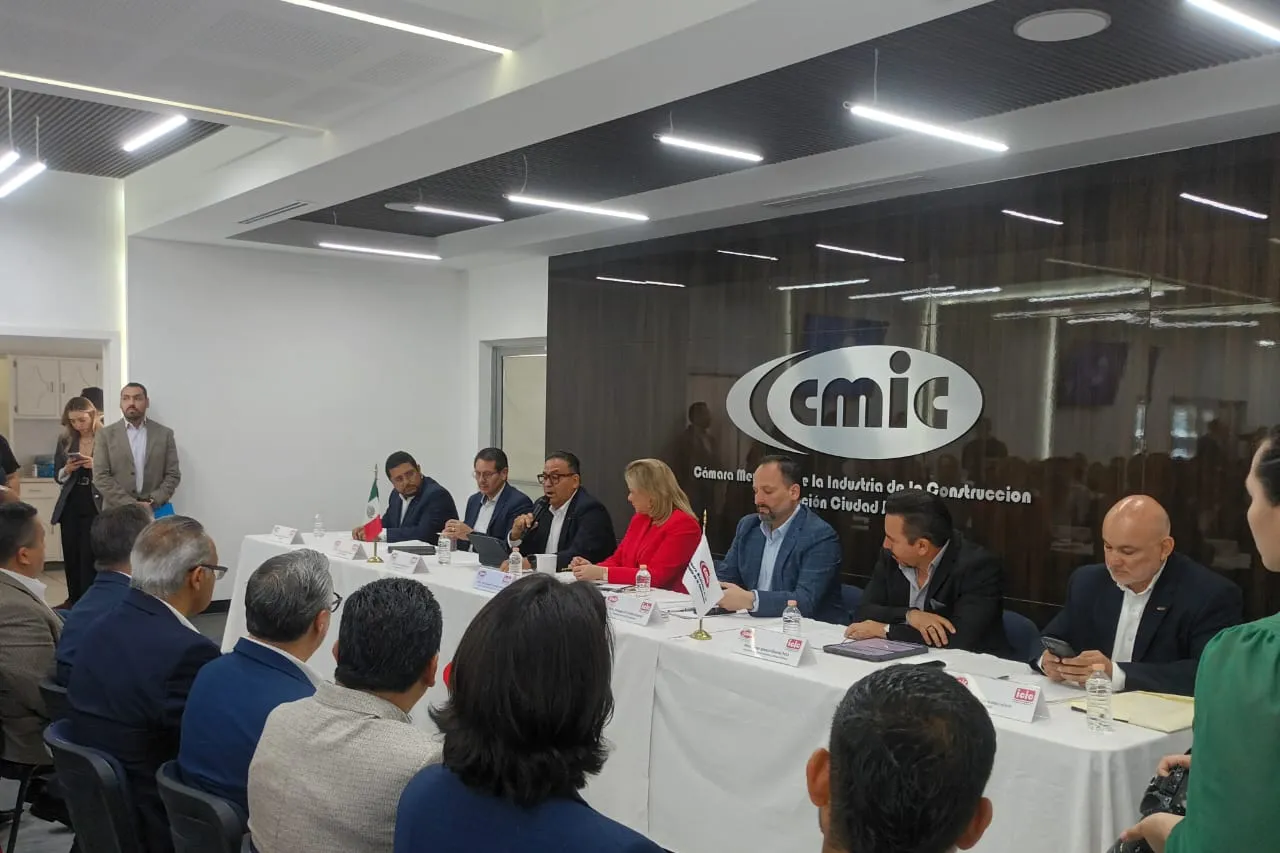 Se reúne gobernadora con agremiados de la CMIC Juárez