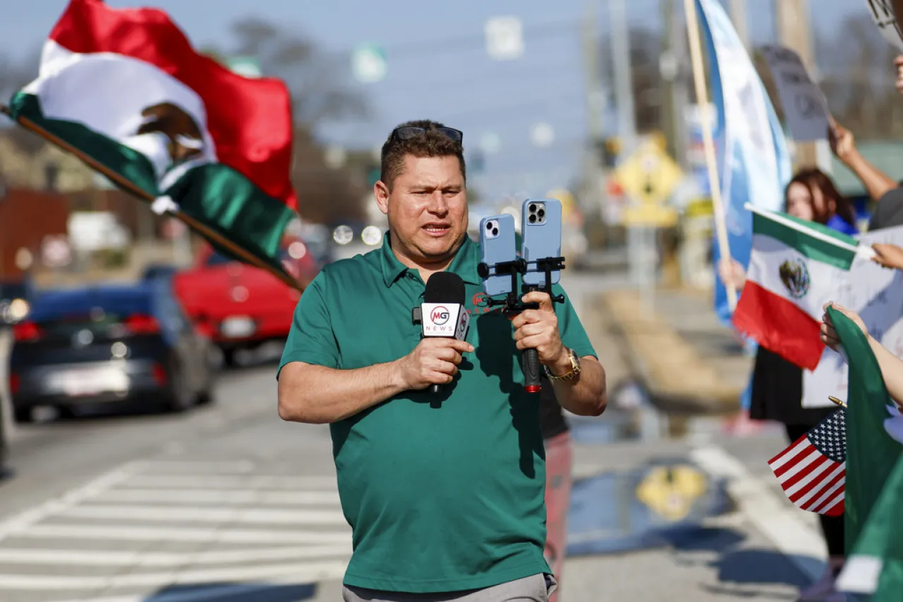 ICE detiene a periodista que cubría protesta en Georgia