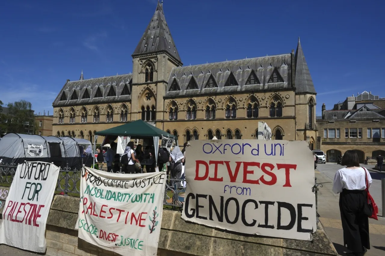 Inglaterra refuerza libertad de expresión en universidades