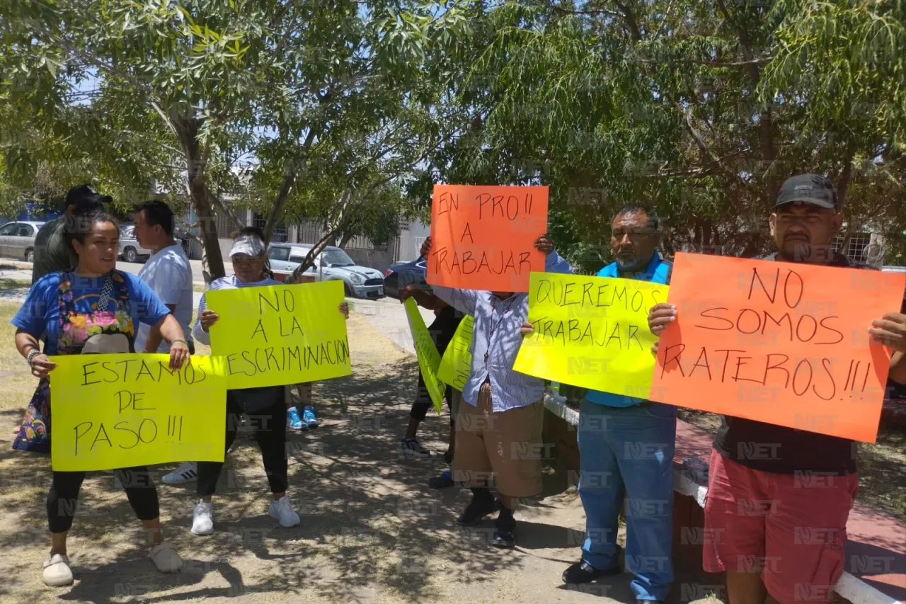 Se manifiestan vendedores ambulantes en parroquia San Judas Tadeo