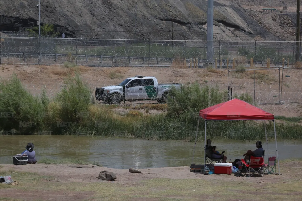 Reciben familias juarenses el verano en las compuertas del río Bravo