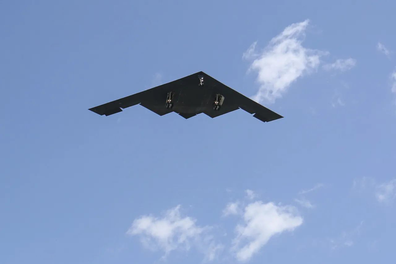 Cómo EU bombardeó sitios nucleares iraníes sin ser detectado