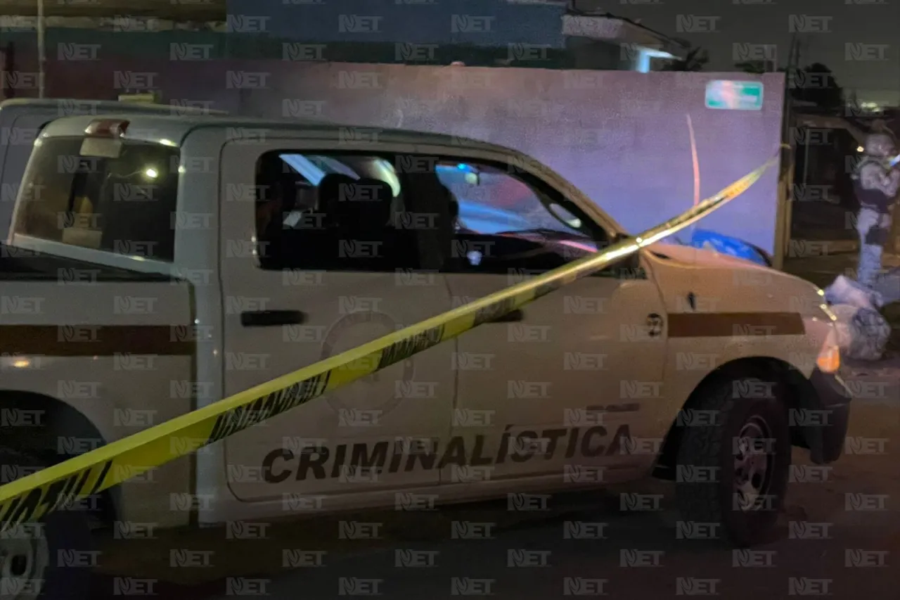 Padre sale a buscar ayuda; acribillan a su hijo