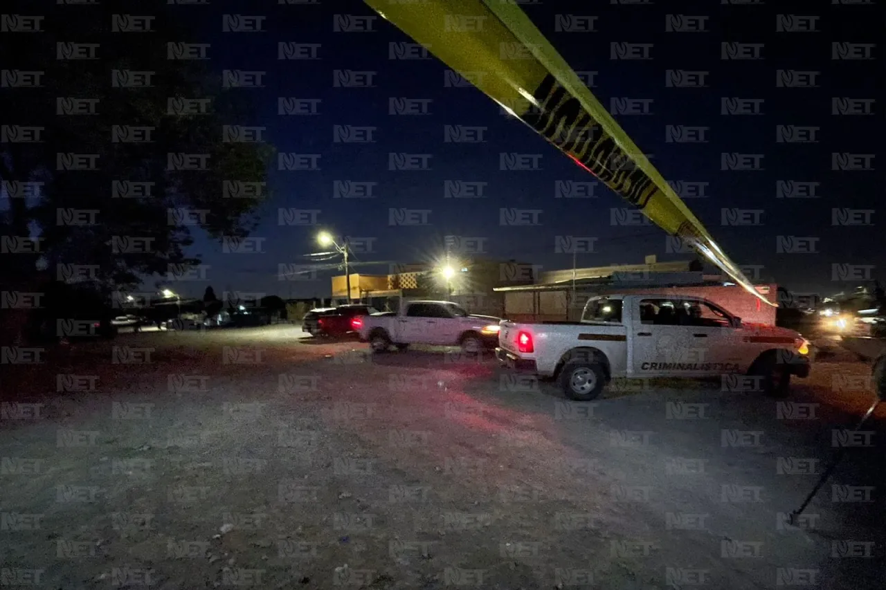 Padre sale a buscar ayuda; acribillan a su hijo