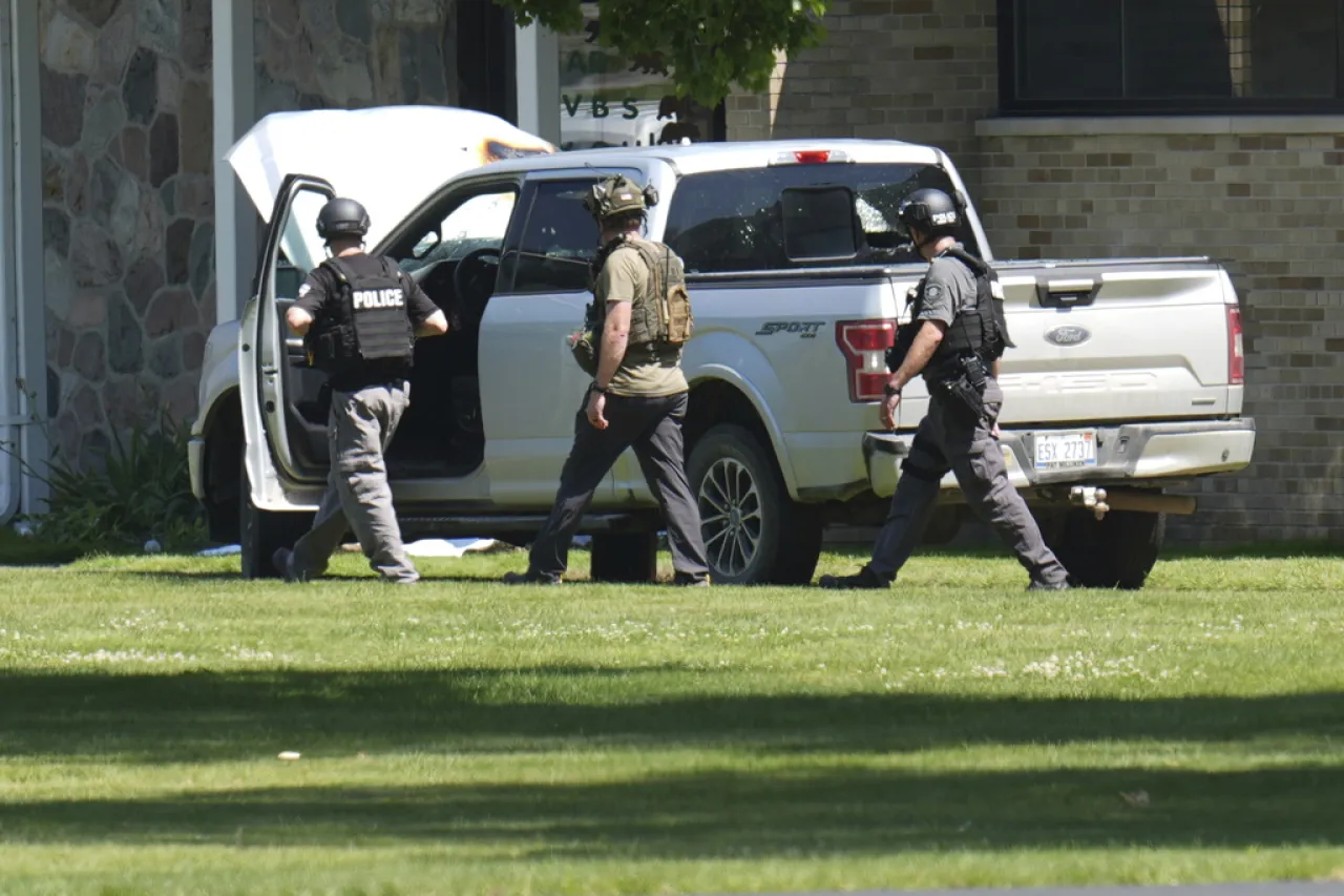 Un hombre abrió fuego frente a una iglesia en Michigan y es abatido