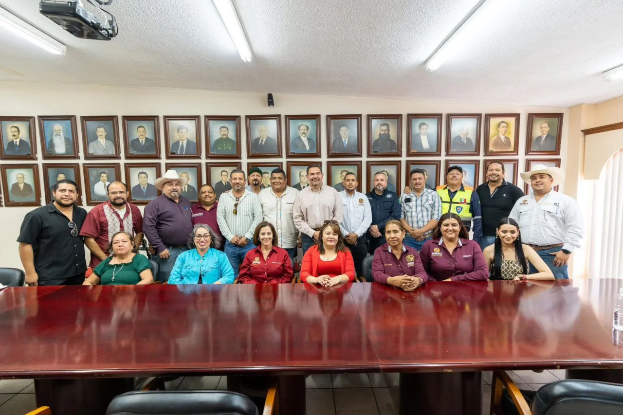 Visita Cruz Pérez Cuéllar municipio de Jiménez en gira de trabajo