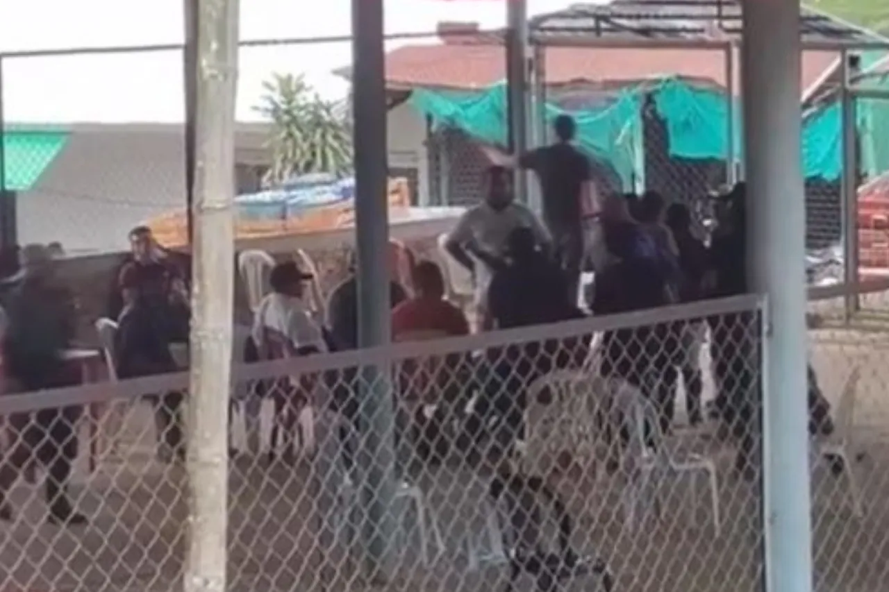 Rescatan a 57 militares retenidos por pobladores en Colombia
