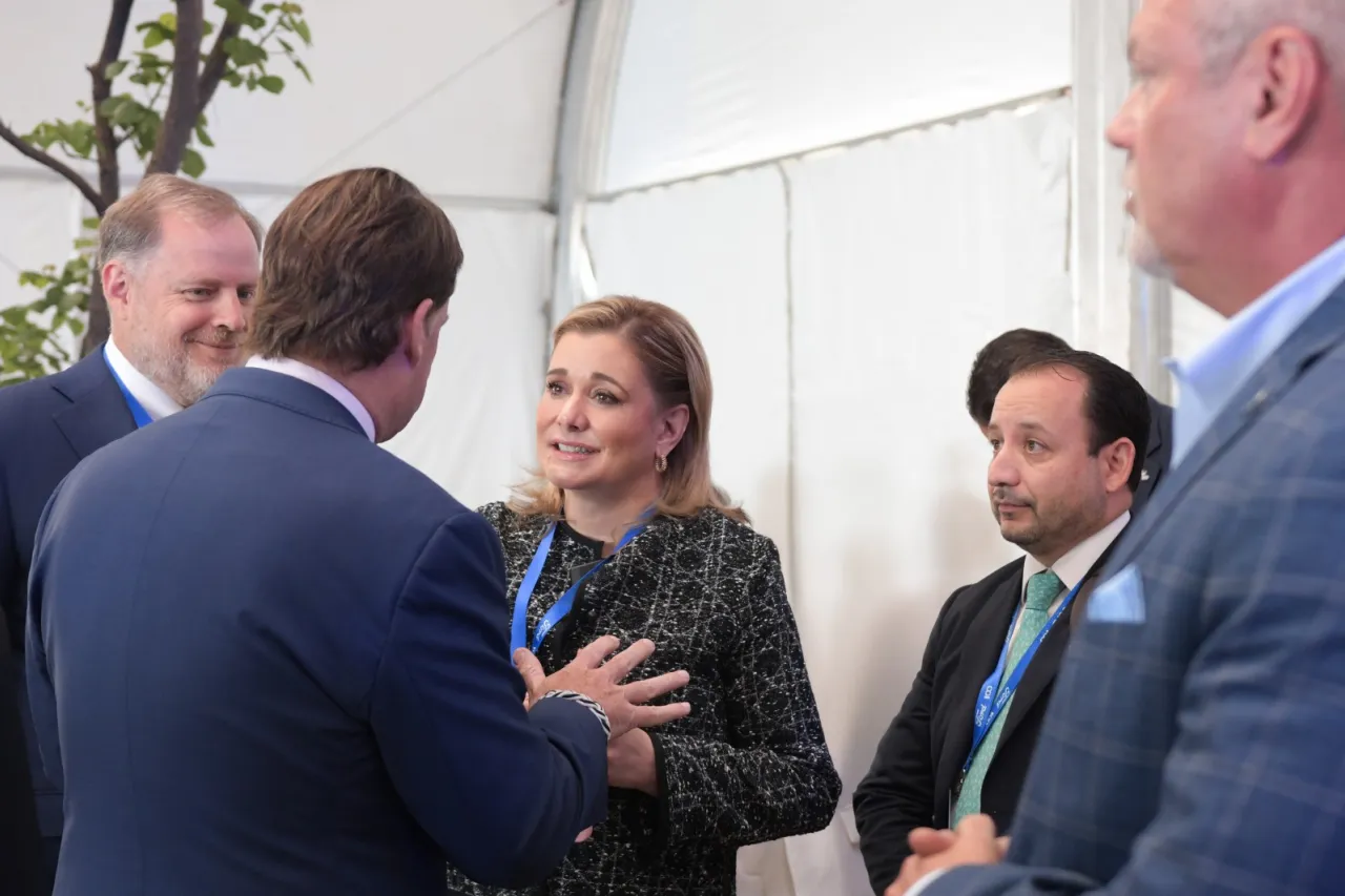 Maru Campos celebra aniversario de Ford