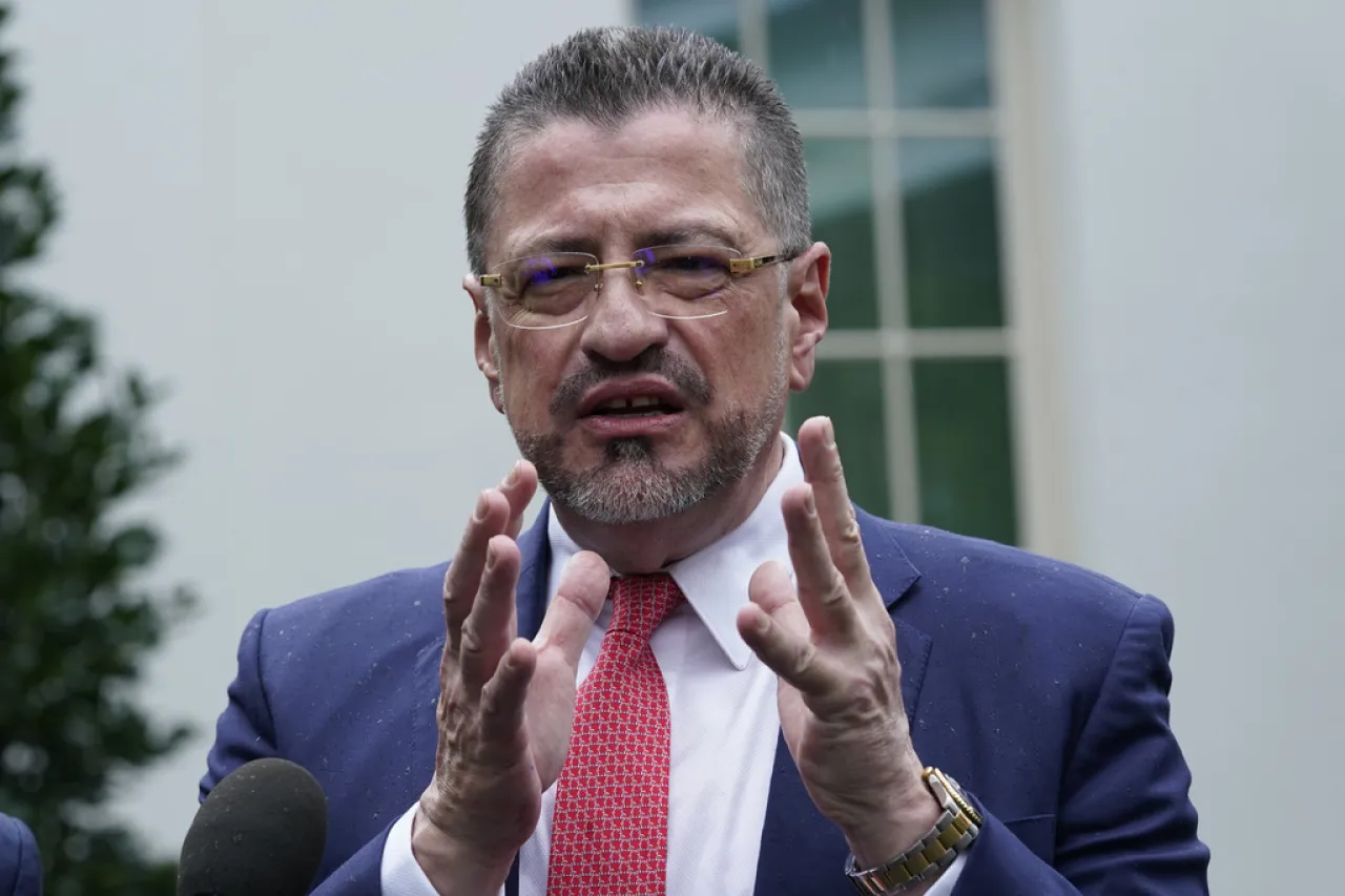 Fiscalía de Costa Rica acusa a presidente Chaves por financiamiento ilegal