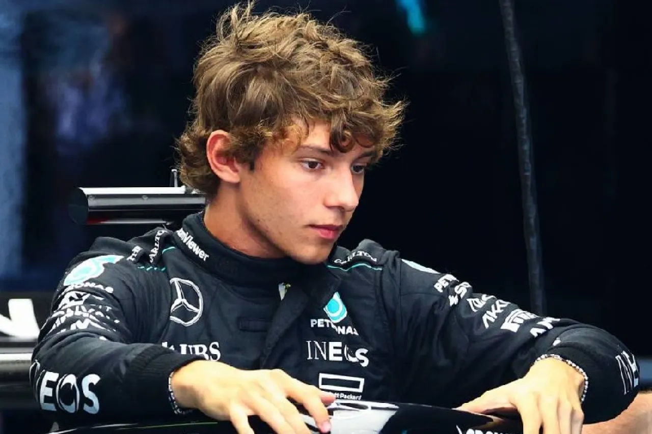 F1: Kini Antonelli se gradúa de la secundaria