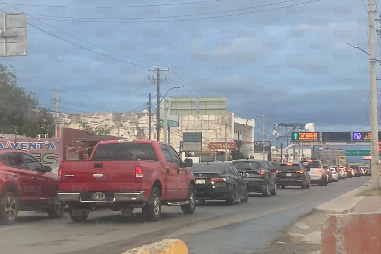 Casi una hora para cruzar a El Paso