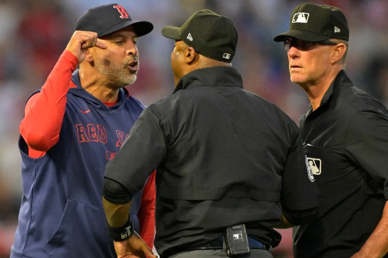 Video: Expulsan por segundo juego seguido a manager de los Red Sox