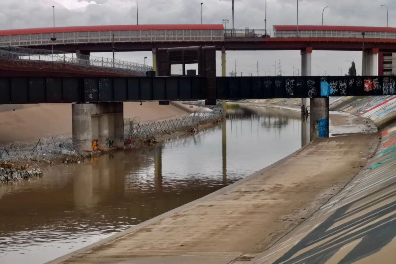 Vuelve a la vida caudal del río Bravo tras recientes lluvias en la frontera