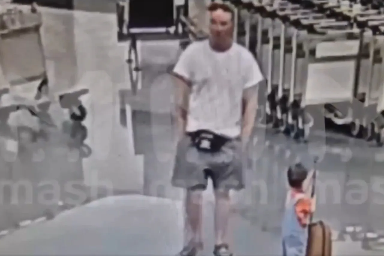 Desconocido agrede a niño de 18 meses en aeropuerto y lo deja en coma